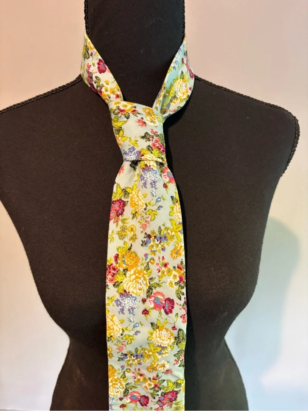 Perry Ellis Portfolio Light Blue Floral Mens Tie with Yellow & Pink Accents